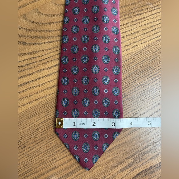 Muse’s of Atlanta Silk Neck Tie - Maroon/Deep Red - excellent preowned condition - Picture 4 of 7
